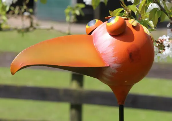 Tuinsteker, vogelkop op stok, 180cm. Metaal