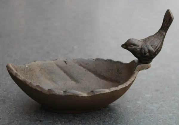 Vogelschaal, vogelbad blad met vogel, gietijzer VB153
