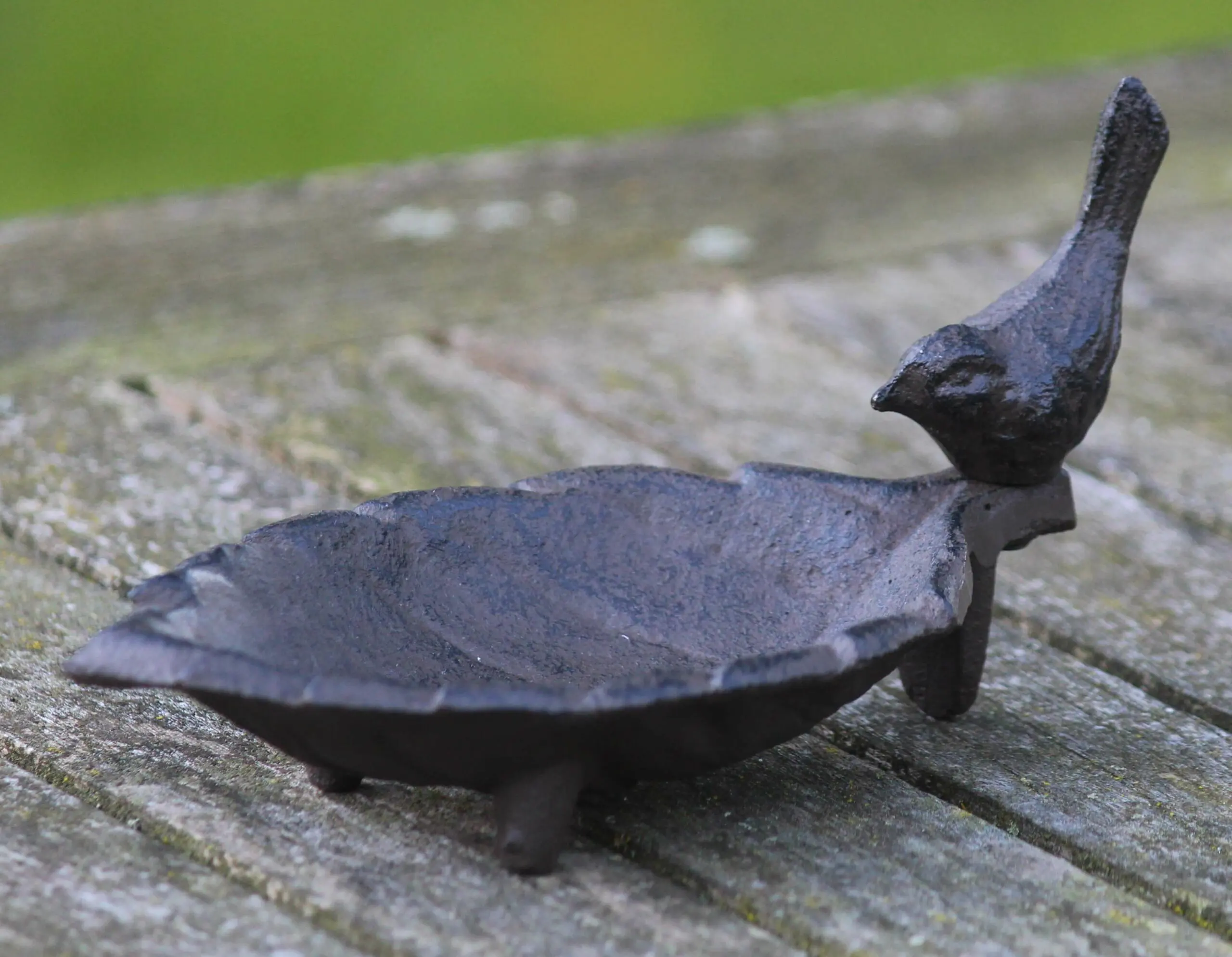 Vogelschaal, vogelbad blad met vogel, gietijzer VB152