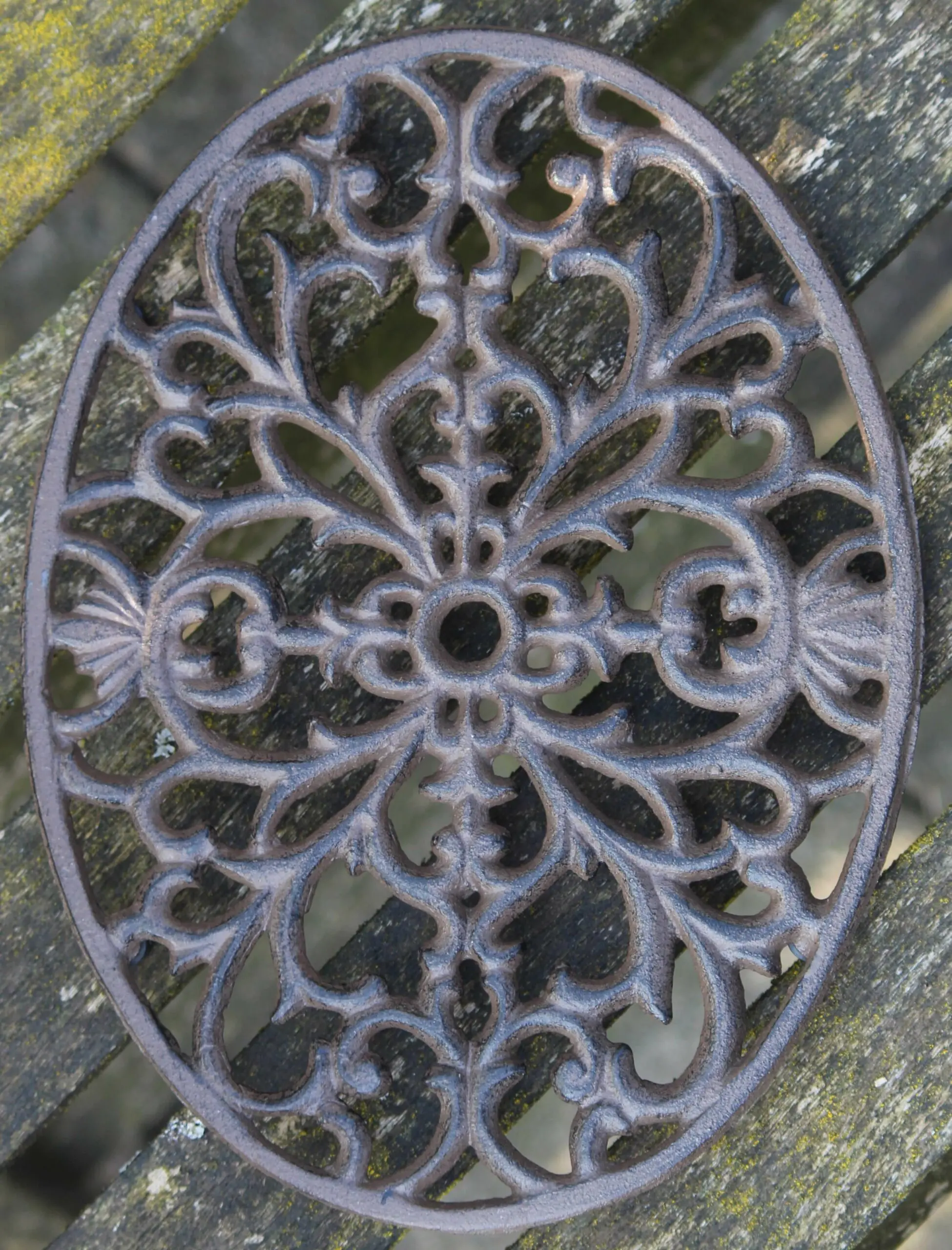 Onderzetter, treefje ovaal 24 cm. gietijzer OG220