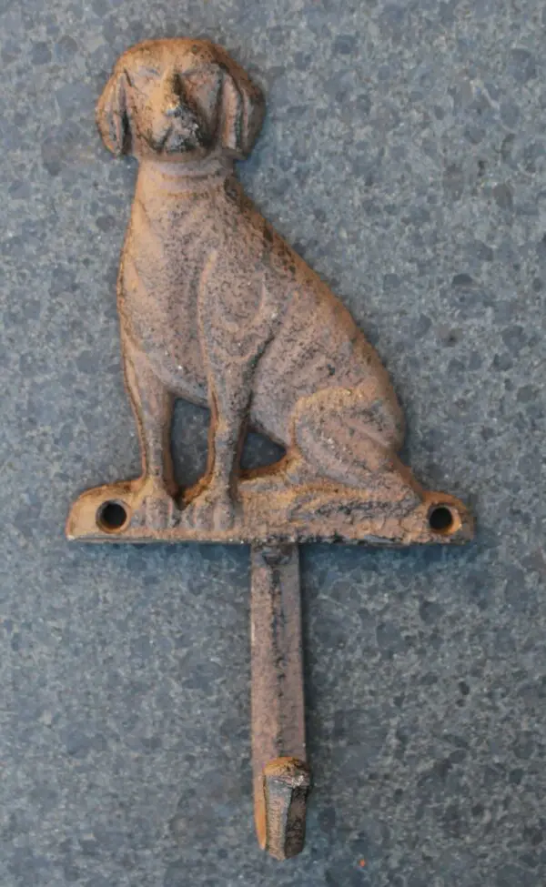 Kapstokhaak hond, zittend, gietijzer KH731