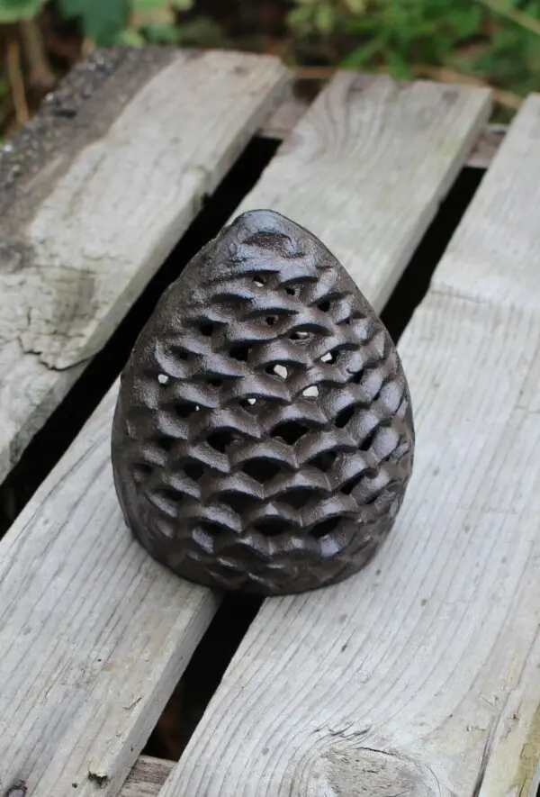 Lantaarn dennenappel, middel, gietijzer   XM158 - Afbeelding 2