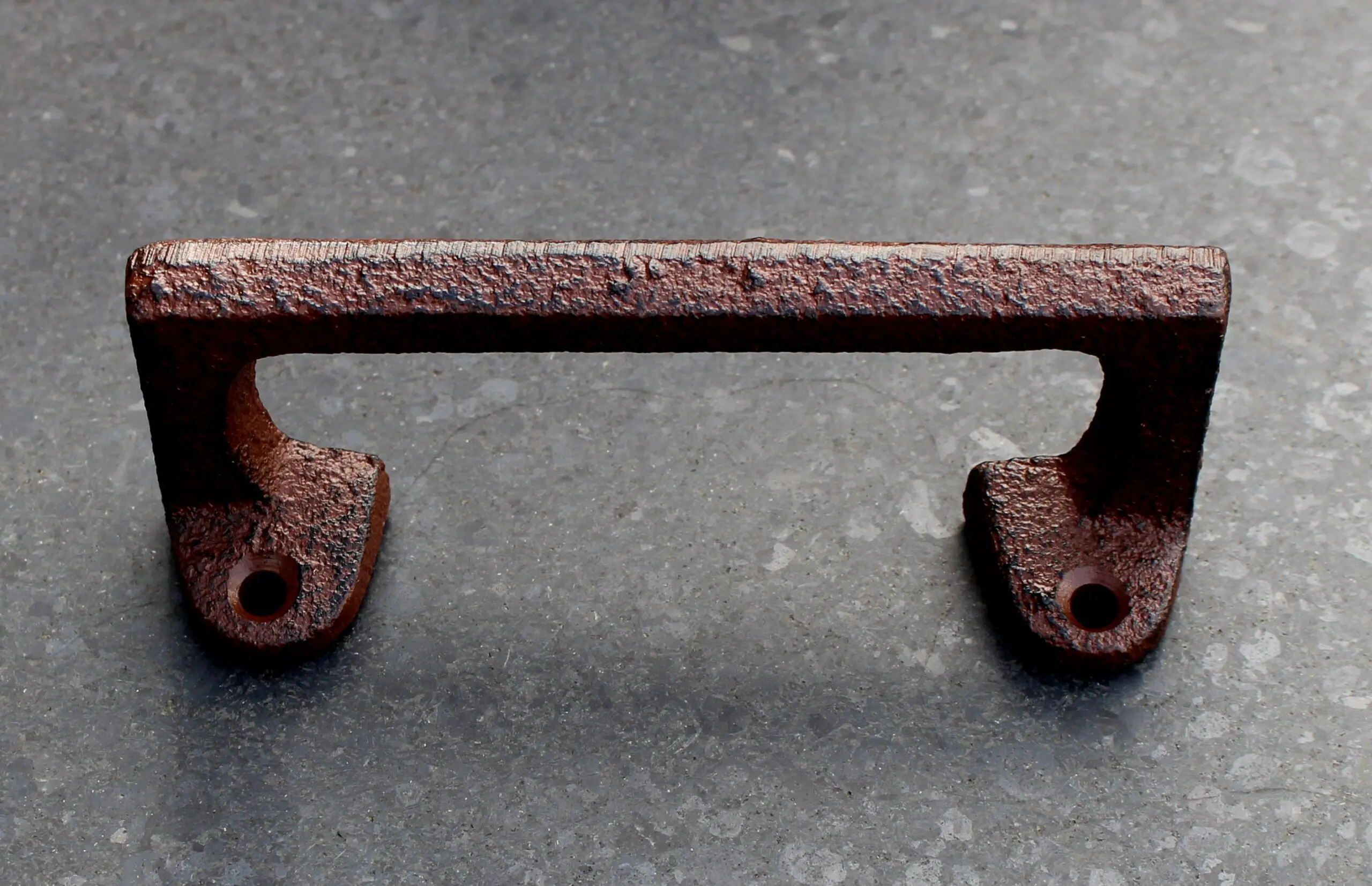 Handgreep strak, rechthoek 11,6 cm. gietijzer, bruin HG790