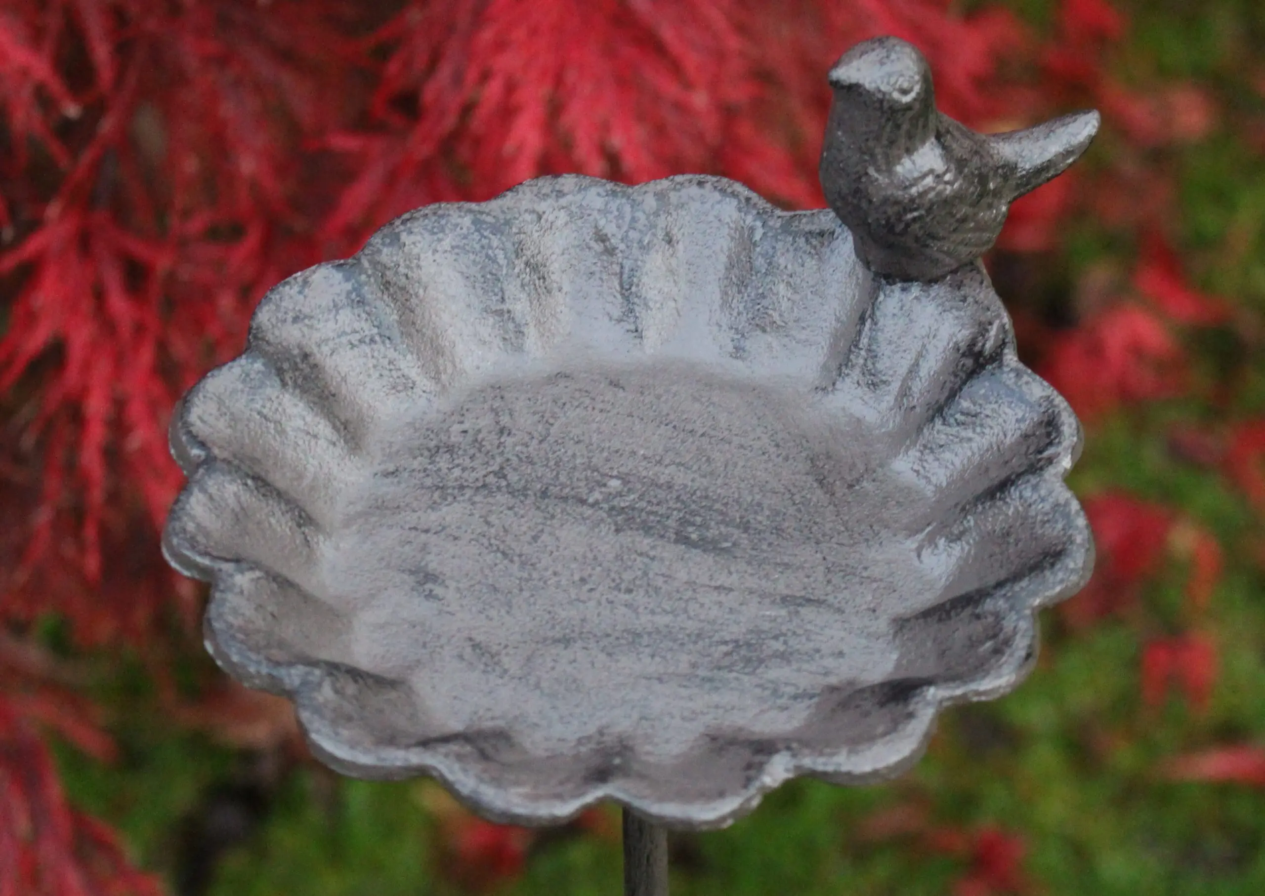 Tuinsteker vogelschaal, vogelbad bloem met vogel  VB302 - Afbeelding 2