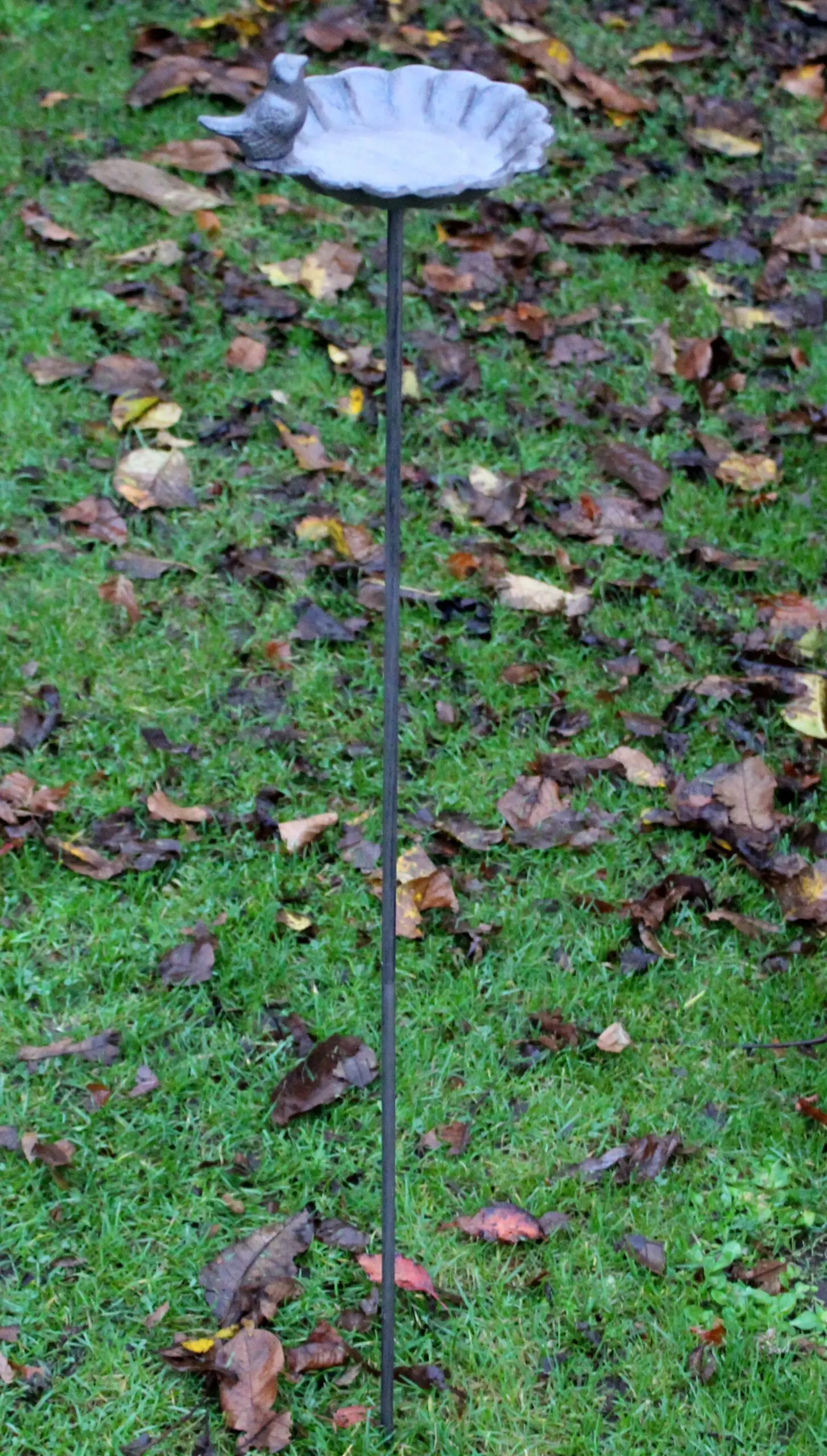 Tuinsteker vogelschaal, vogelbad bloem met vogel  VB302 - Afbeelding 4