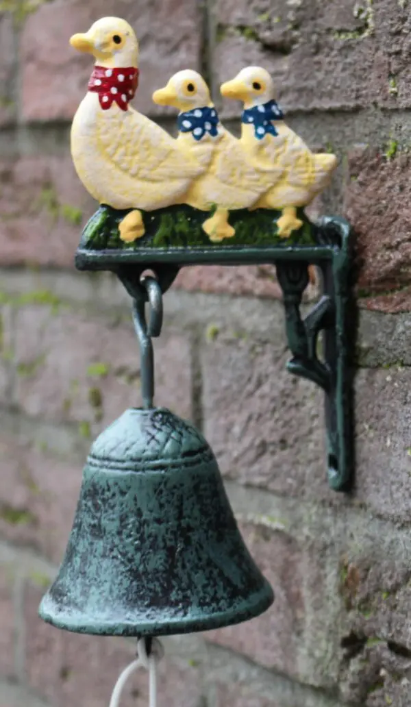 Deurbel eend, gans met kuikens, gekleurd, gietijzer DB190