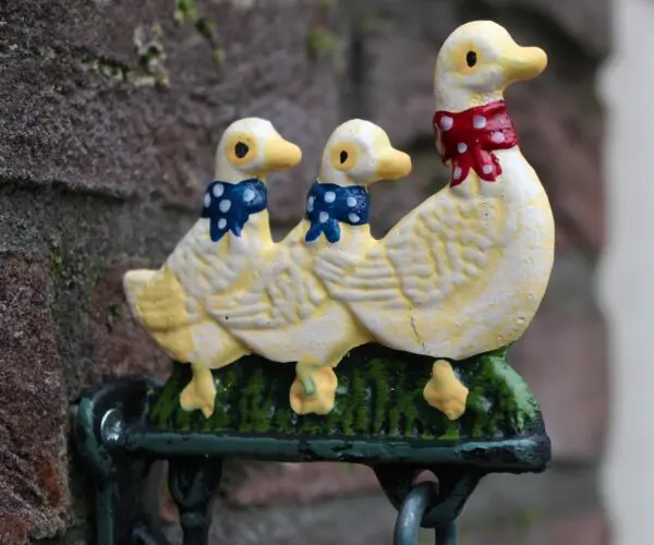 Deurbel eend, gans met kuikens, gekleurd, gietijzer DB190 - Afbeelding 2