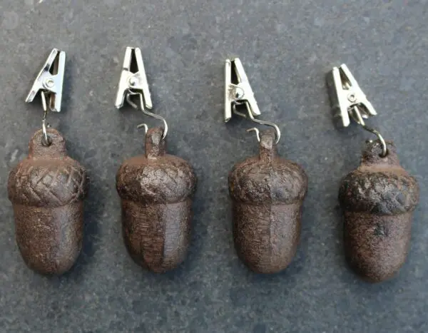 Tafelkleedgewichtjes eikel, donkerbruin, gietijzer TK010B