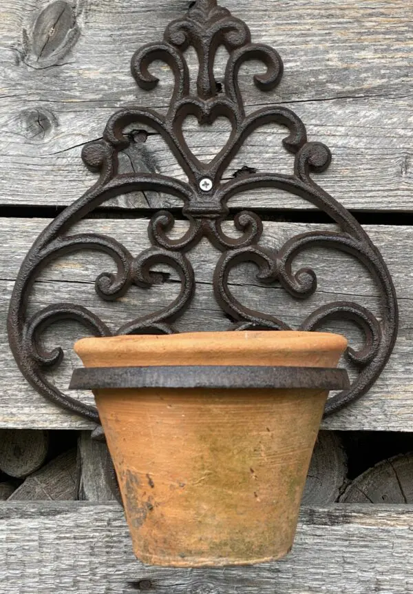 Bloempothouder Franse Lelie voor aan de muur, gietijzer BPH120