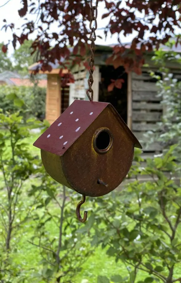 Vetbolhanger, vogelvoerhanger, vogelhuisje, roestig metaal VH150B