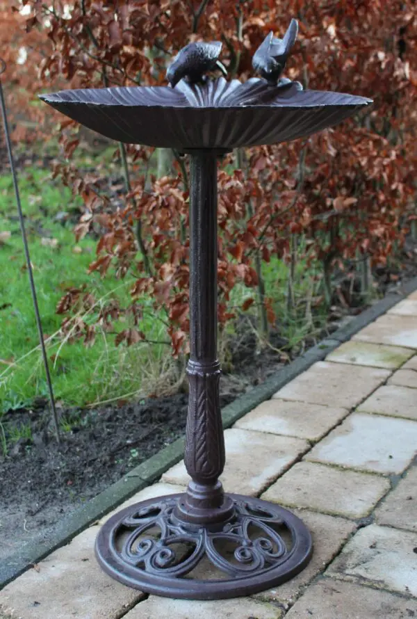 Vogelschaal, vogelbad met vogel op voet, gietijzer VB174B - Afbeelding 2