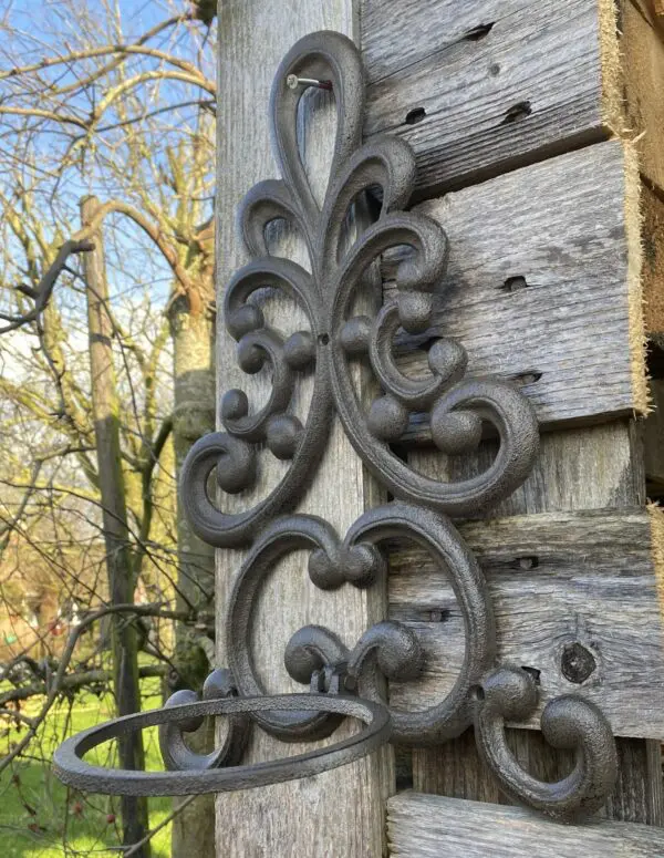 Bloempothouder Franse Lelie voor aan de muur, gietijzer BPH130 - Afbeelding 2