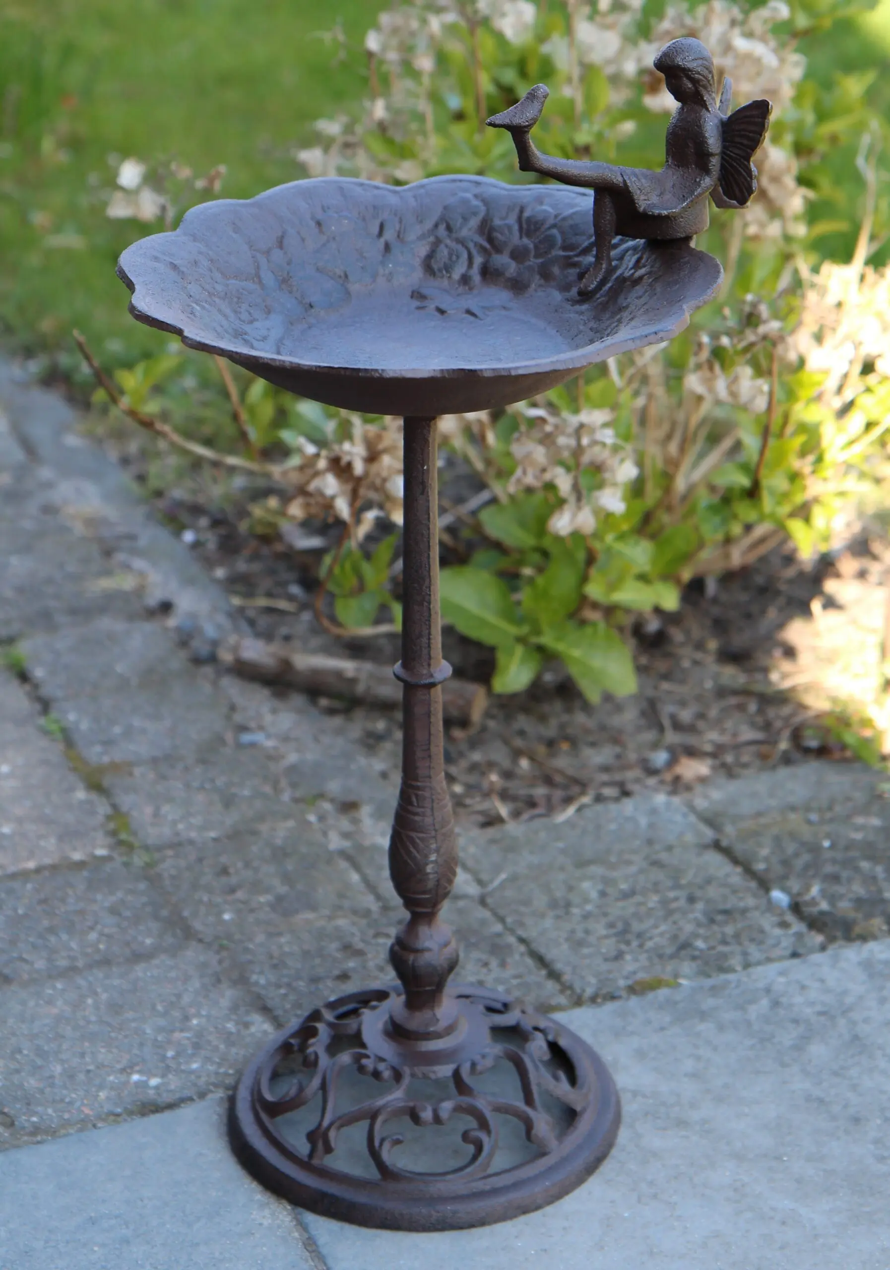 Vogelschaal, vogelbad engel elfje op hoge voet, gietijzer VB203 - Afbeelding 4