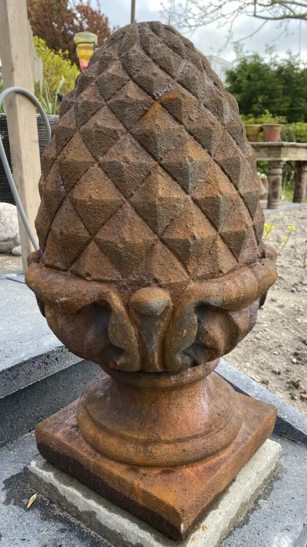 Dennenappel van beton, Groot, Zwaar, Uniek - Afbeelding 3