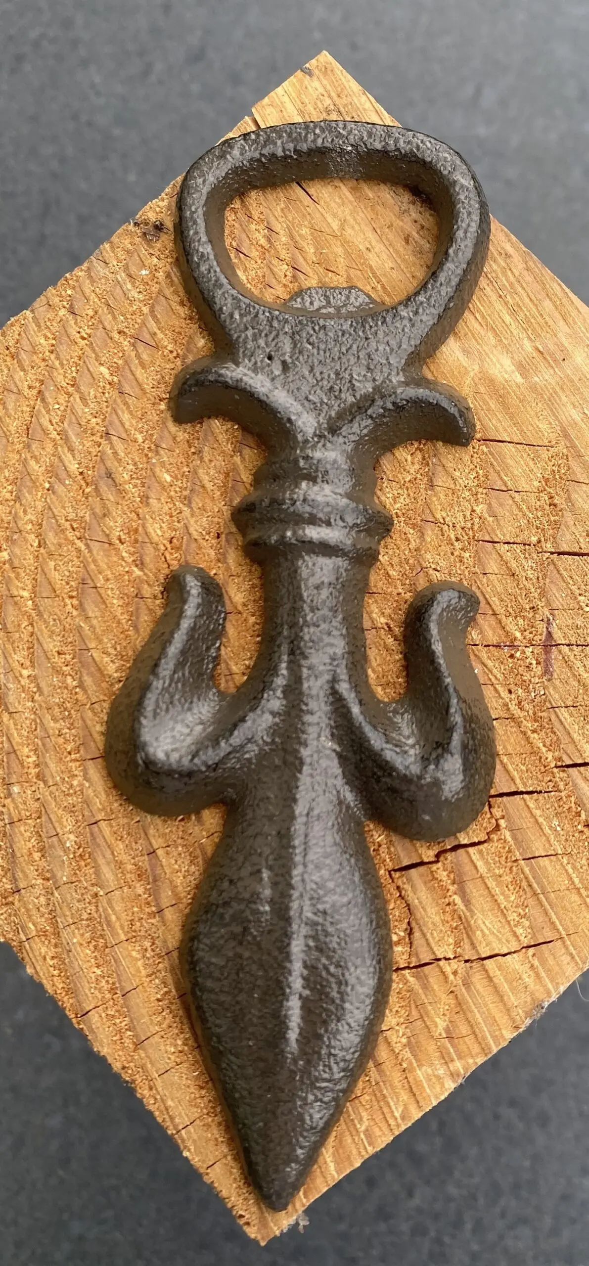 Flesopener, opener Franse Lelie, Gietijzer FG552 - Afbeelding 2