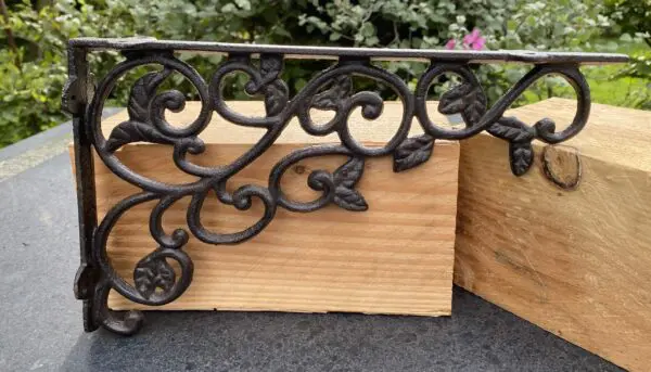 Plankdrager, wandhaak blaadjes 30,5 cm, gietijzer    PD245 - Afbeelding 2