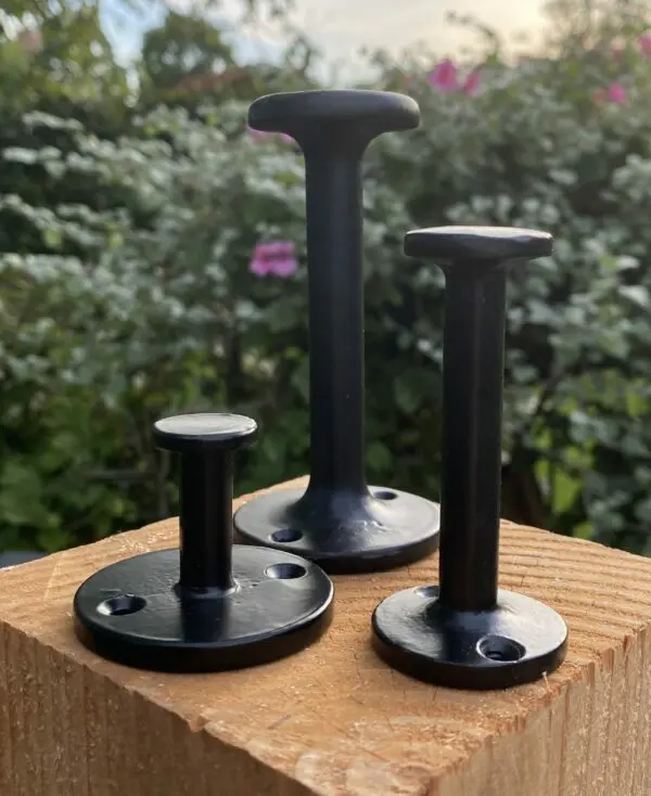 Kapstokhaak modern, industrieel, rond, zwart, gietijzer KH106 - Afbeelding 3