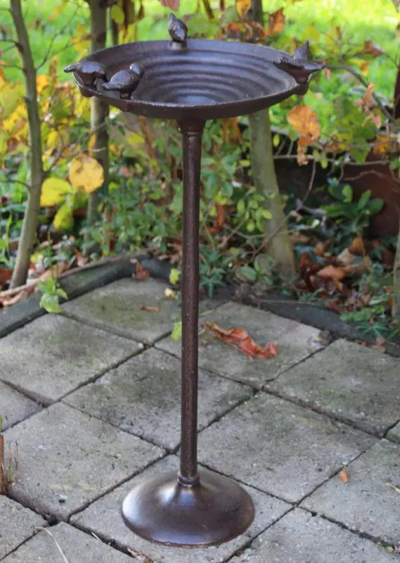 Vogelschaal, vogelbad met 4 vogels op hoge voet, gietijzer, FB91 - Afbeelding 10