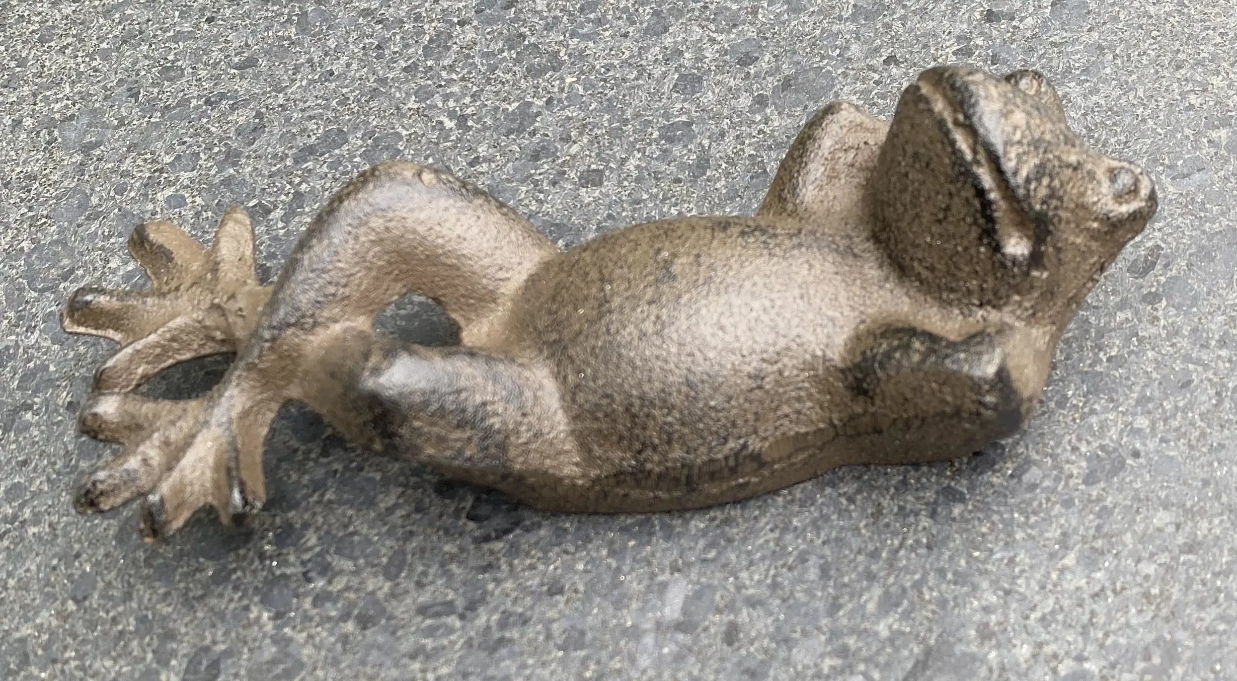 Kikker, Luierend, Gietijzer, Middel KG344