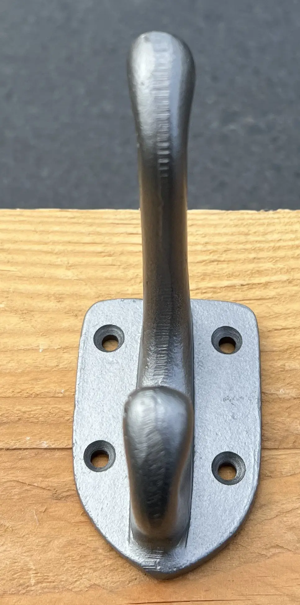 Kapstokhaak Dubbele Haak Schild, grijs, Gietijzer - Afbeelding 2