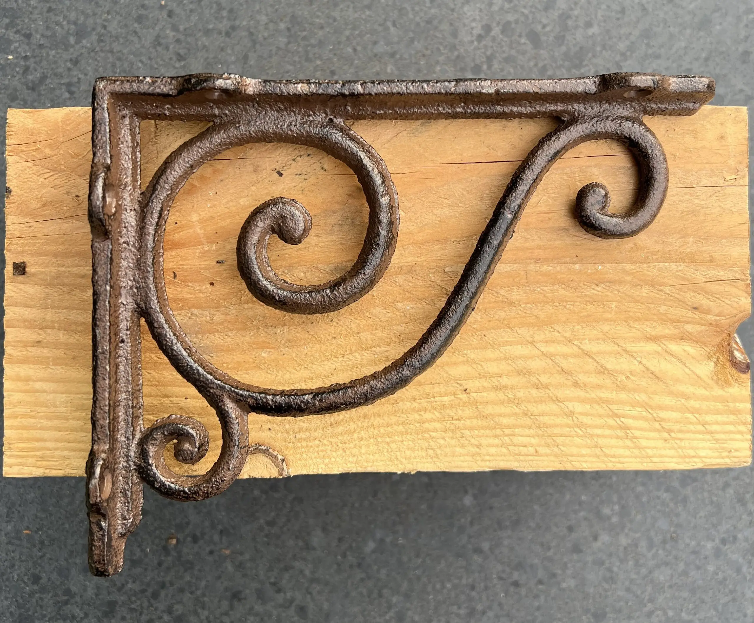 Plankdrager, wandhaak 19,2 cm. gietijzer PD1148 - Afbeelding 3