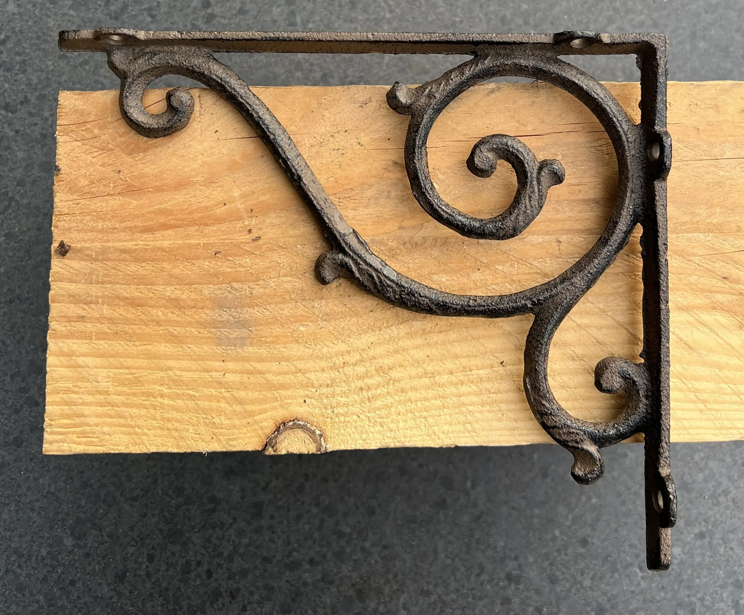 Plankdrager, wandhaak 19,5 cm. gietijzer   PD1700 - Afbeelding 3