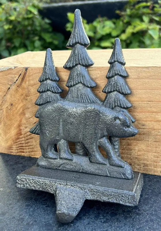Stocking hanger ijsbeer met dennenbomen, kasthaak, gietijzer   XM162 - Afbeelding 3