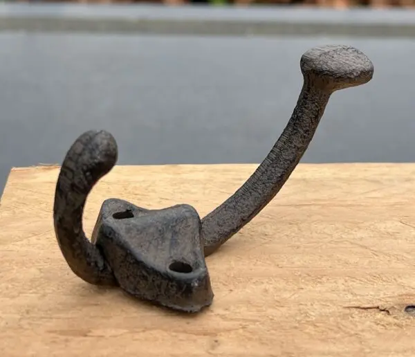 Kapstokhaak dubbele haak, stoere, gietijzer, donkerbruin KH1716 - Afbeelding 2