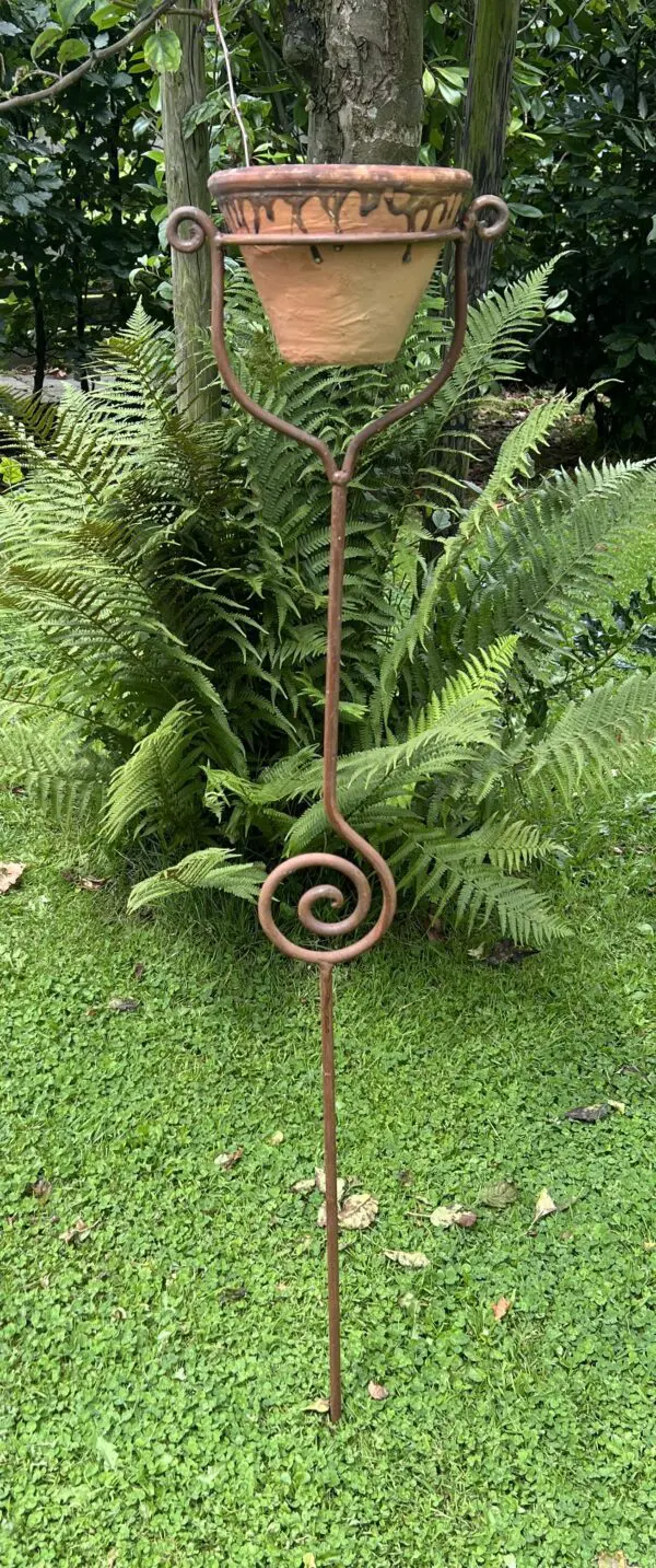 Bloempothouder op hoge steker, 116 cm. BPH372 - Afbeelding 4