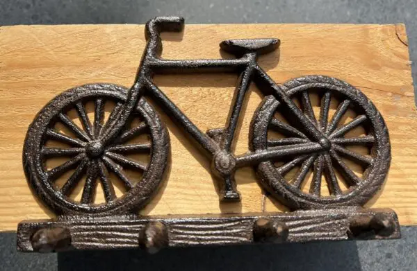 Kapstokhaak fiets op boomstam met 4 haken, gietijzer KH1759 - Afbeelding 4
