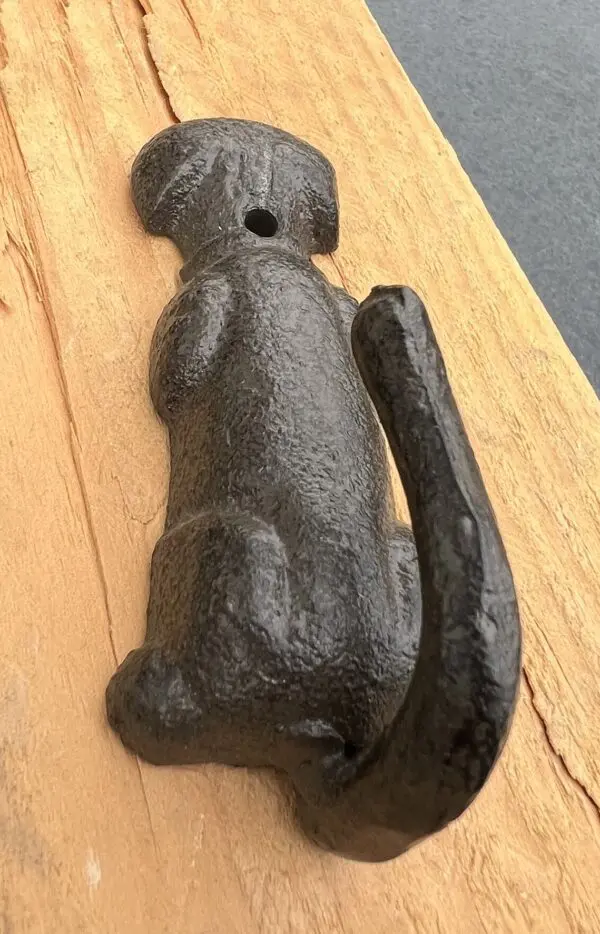 Kapstokhaak hond met staart als haak, gietijzer LH229a