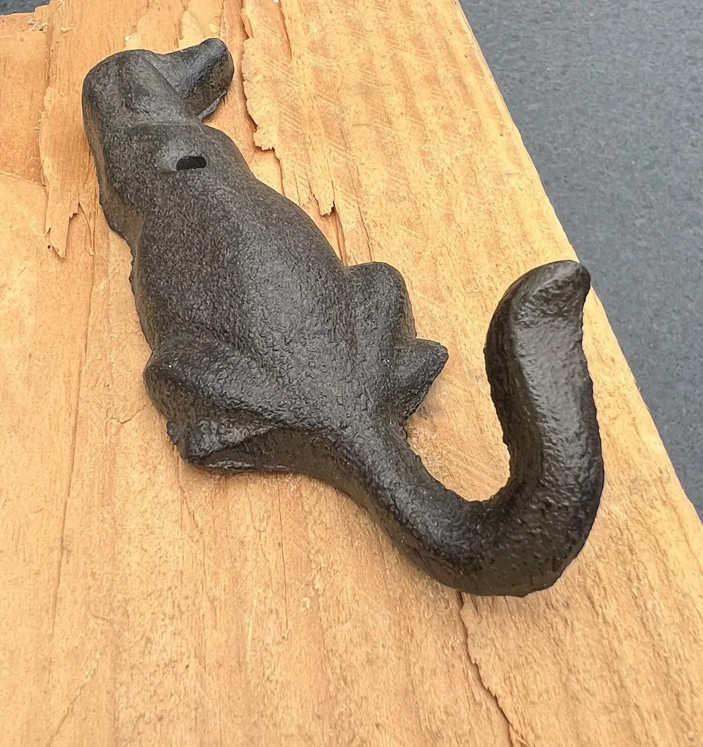 Kapstokhaak hond met staart als haak, gietijzer LH229b