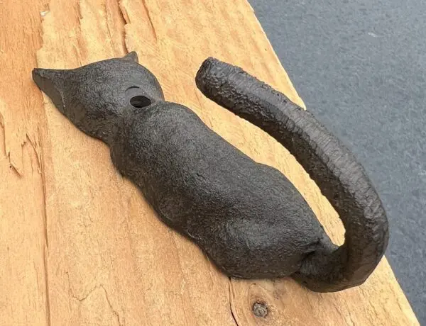 Kapstokhaak poes met staart als haak, gietijzer LH230A - Afbeelding 2