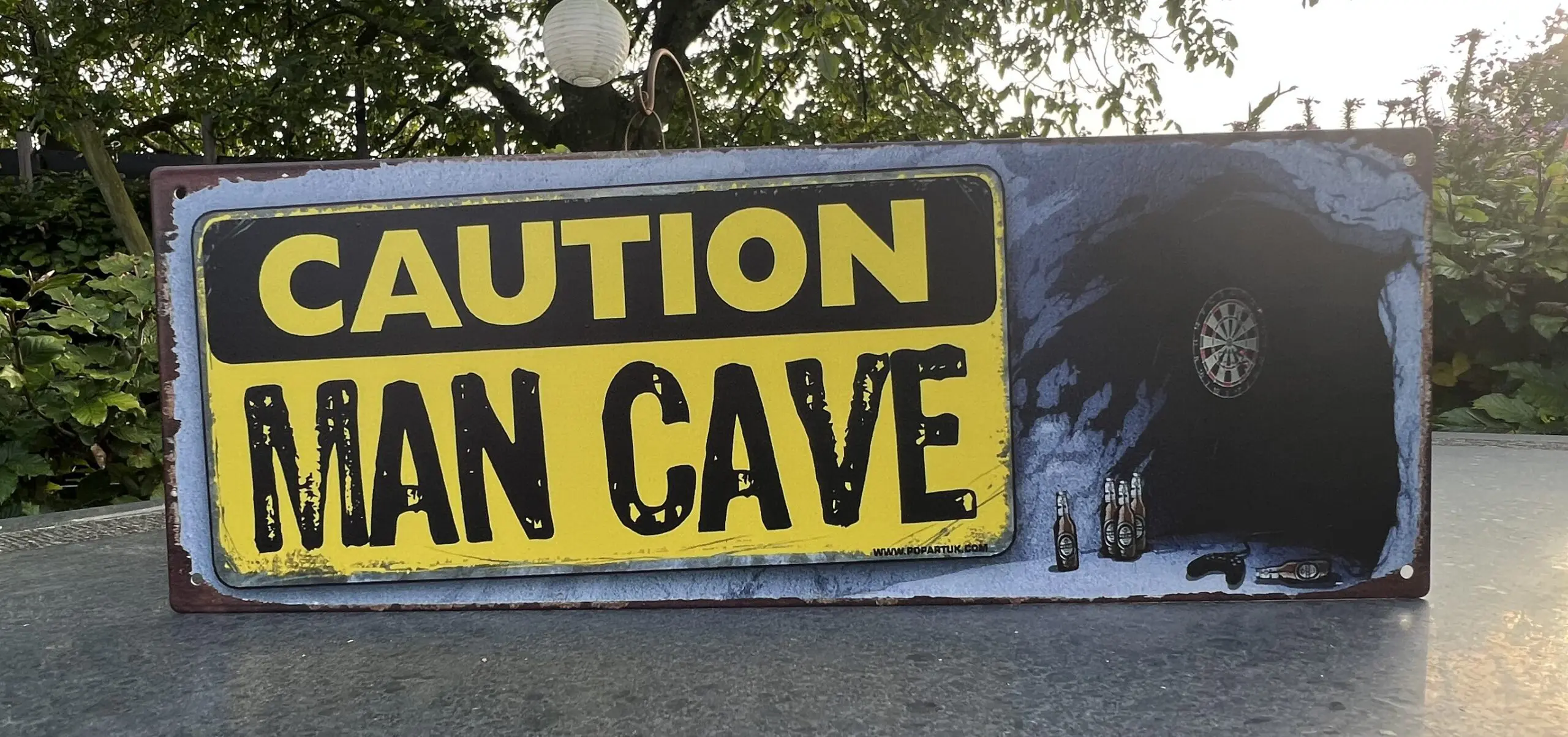 Tekstbord:"Caution- Man Cave" metaal TB122