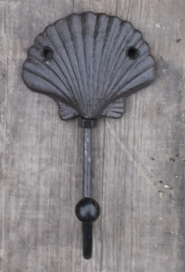 Kapstokhaak schelp, bruin, gietijzer    KH1731c