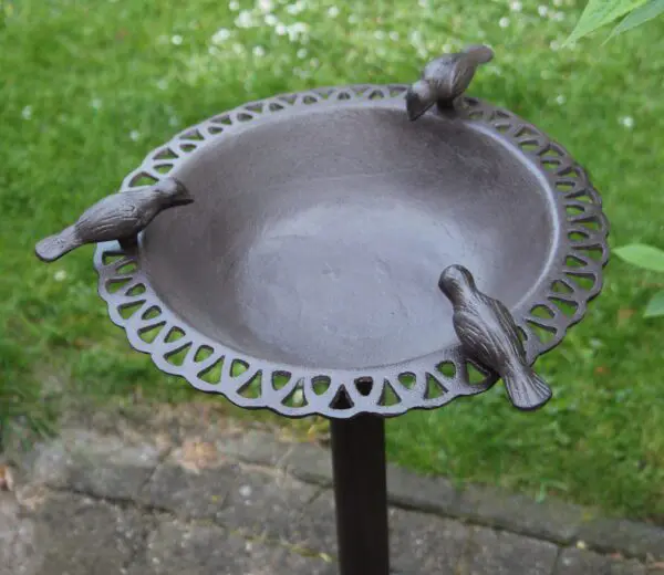 Vogelschaal, vogelbad met 3 vogels op voet, gietijzer VB242 - Afbeelding 8