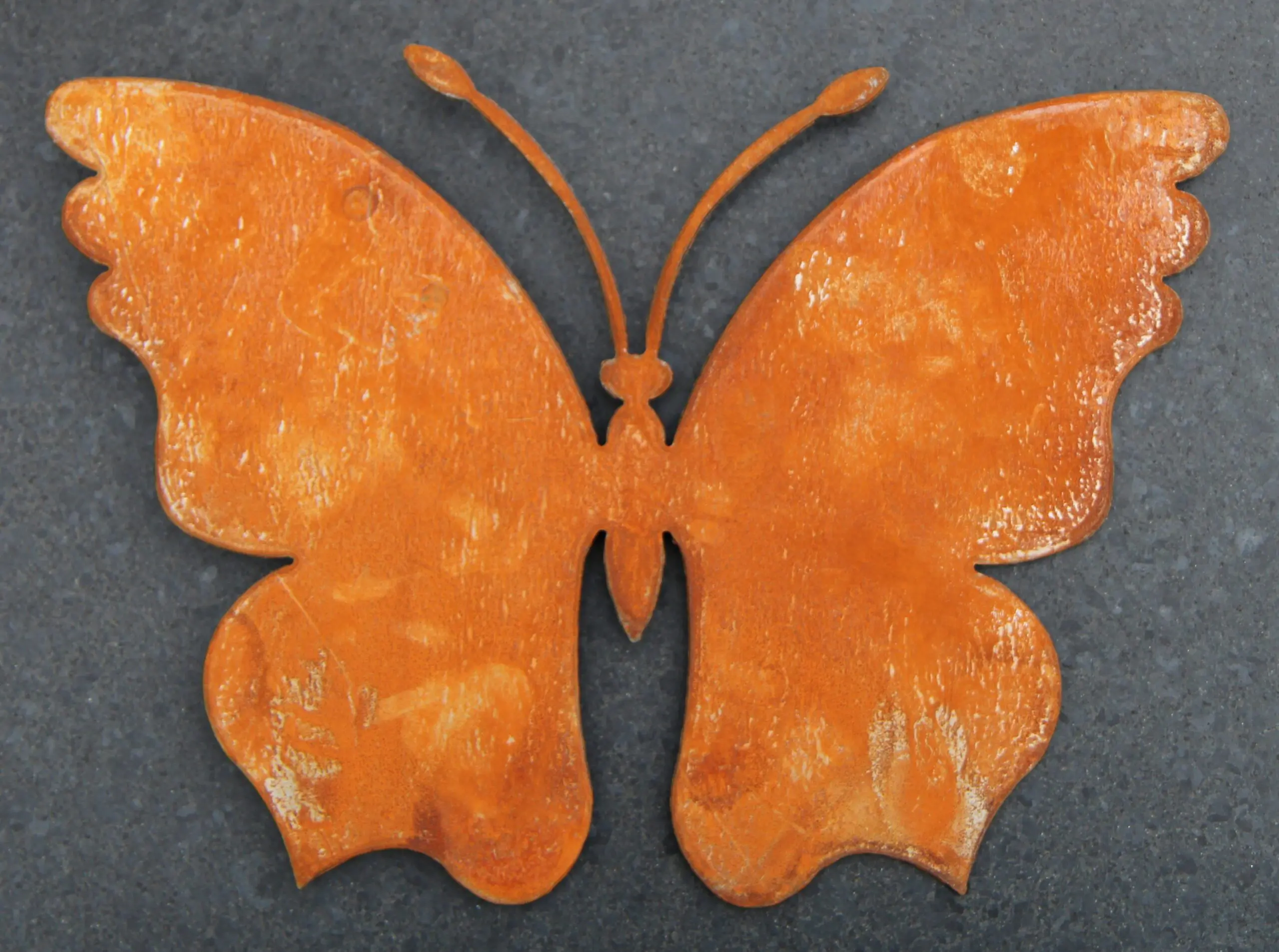 Muurvlinder, vlinder, roestig metaal, M    MV283A