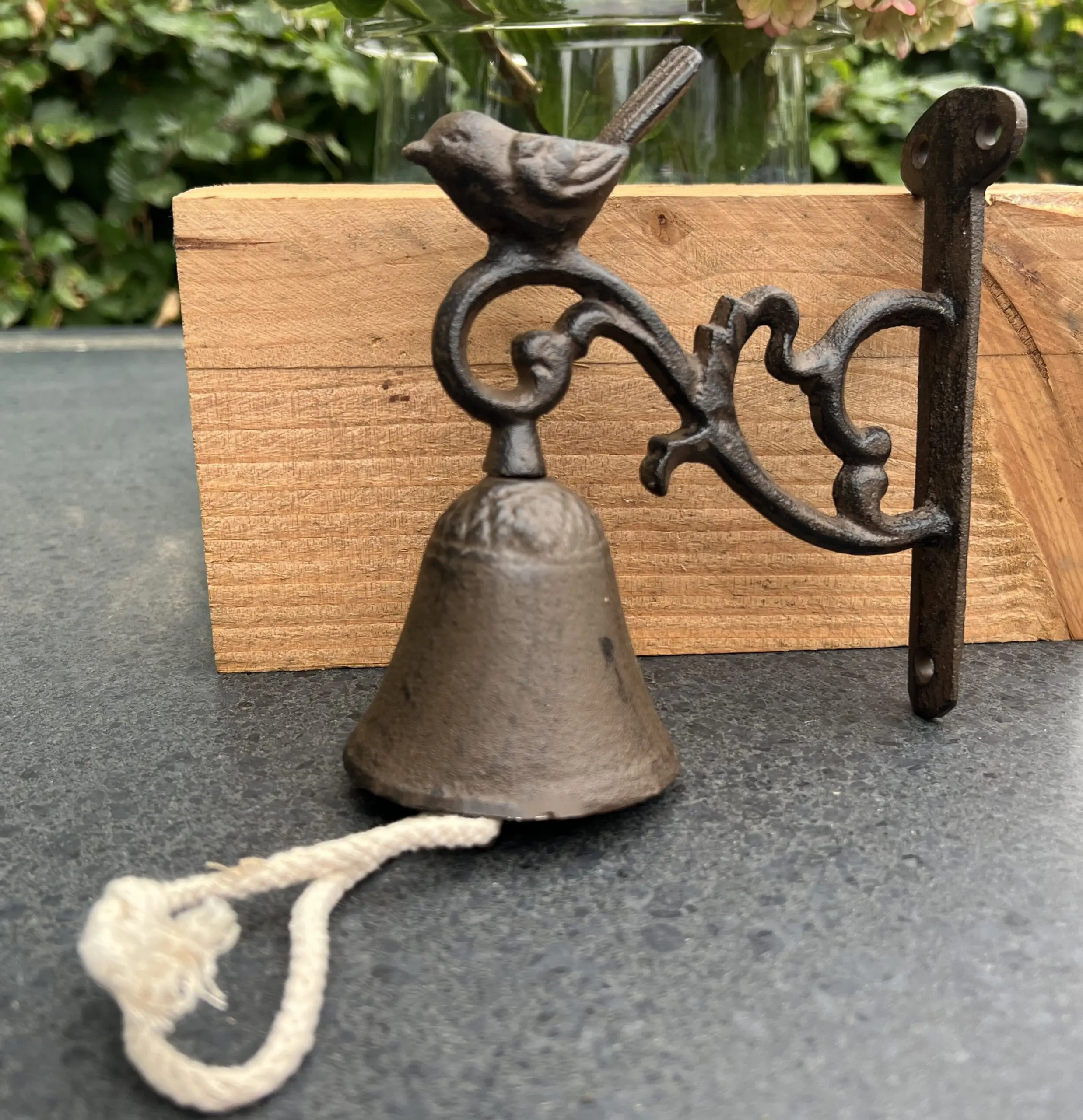 Deurbel vogel, gietijzer DB81