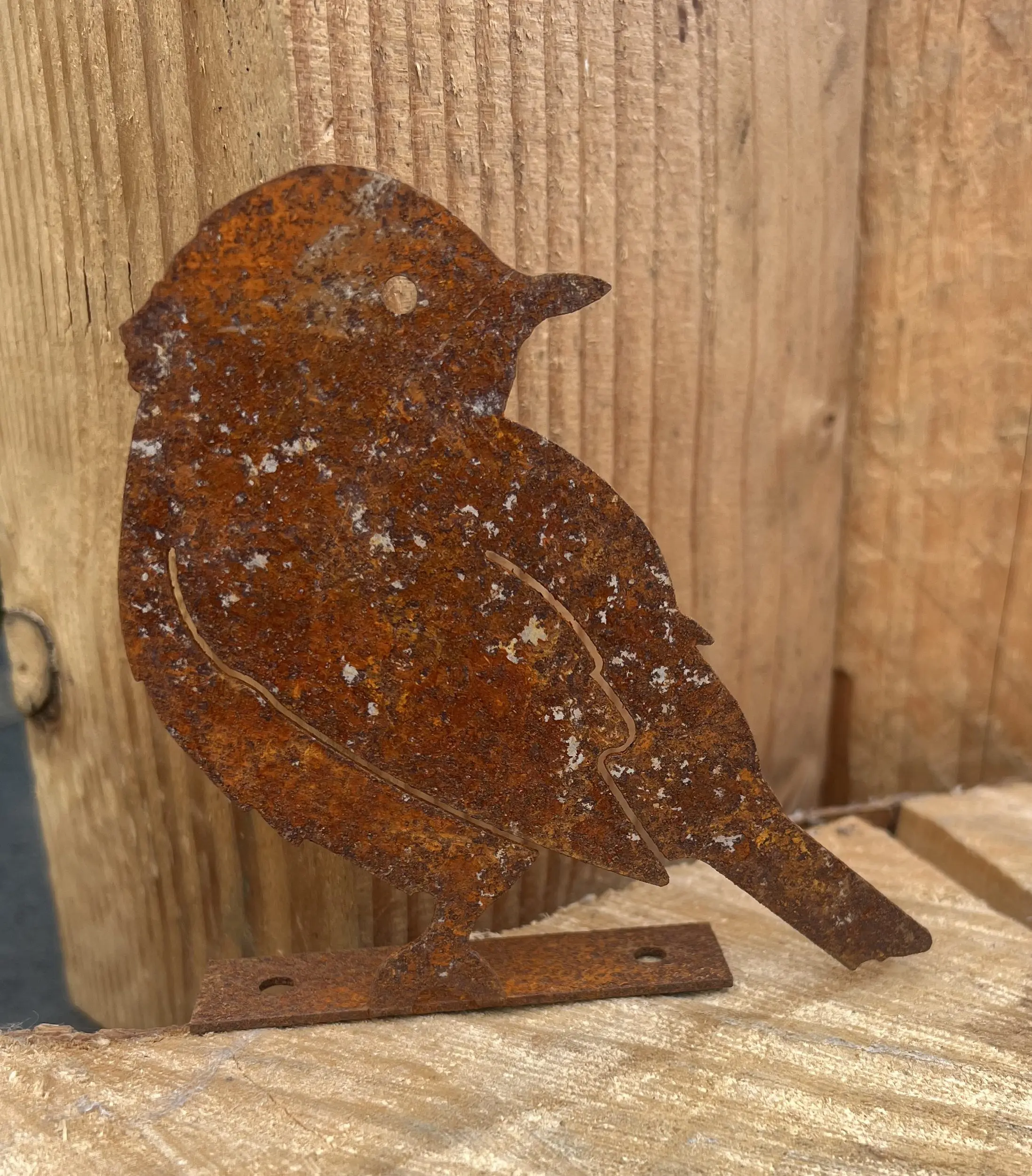 Silhouet vogel schroefbaar op schutting, roestig metaal MV148 - Afbeelding 2