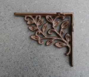 Plankdrager, wandhaak blaadjes 14,5 of 13 cm, gietijzer    PD128