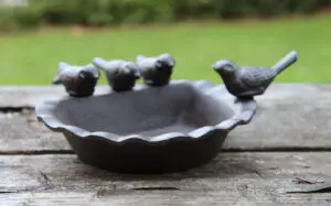 Vogelschaal, vogelbad met 4 vogeltjes, gietijzer VB157