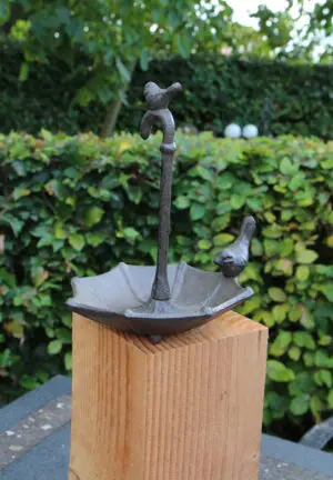 Vogelschaal, vogelbad paraplu + vogel, hangend, gietijzer VB109