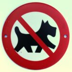 Hondenbordje: "Verboden voor Honden" met rode rand