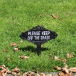Tekstbord: “Please keep off the grass” ,Gietijzer