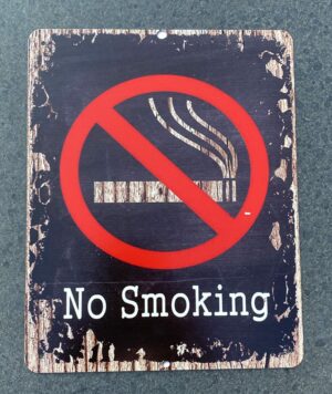 Tekstbord: “No smoking”