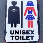Tekstbord: “Unisex Toilet”