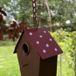 Vetbolhanger Bruin met rood stippen dak, Roestig Metaal