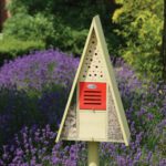 Insectenhotel op paal