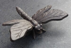 Libelle, staand en hangend, gietijzer LG310