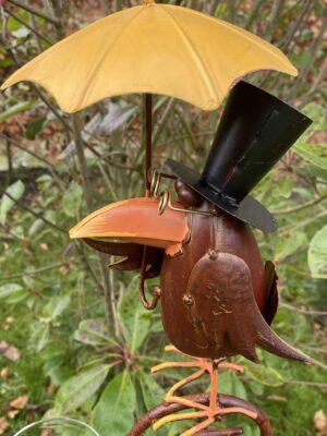 Regenmeter Vogel, Raaf met paraplu, hoed en bril RM165a